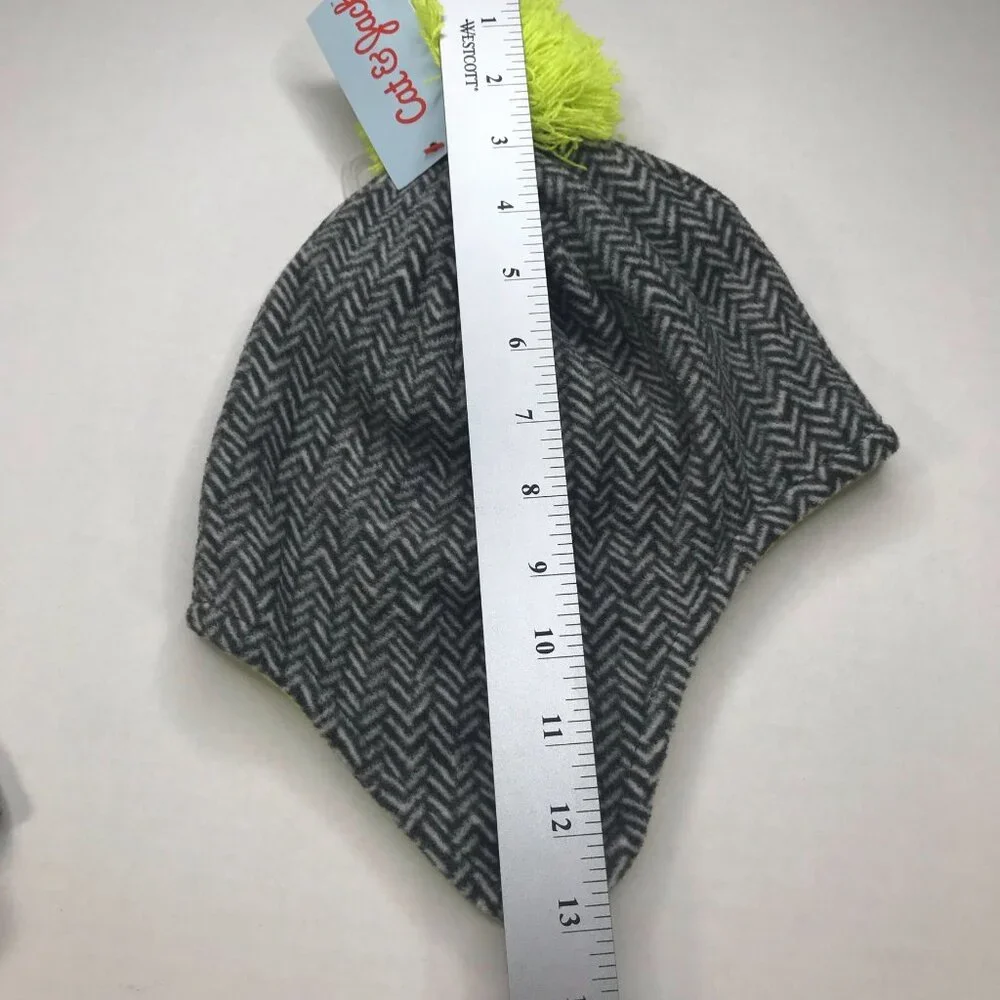 Cat and Jack Girl's Gloves and Hat Zig Zag Gray Green Pom New